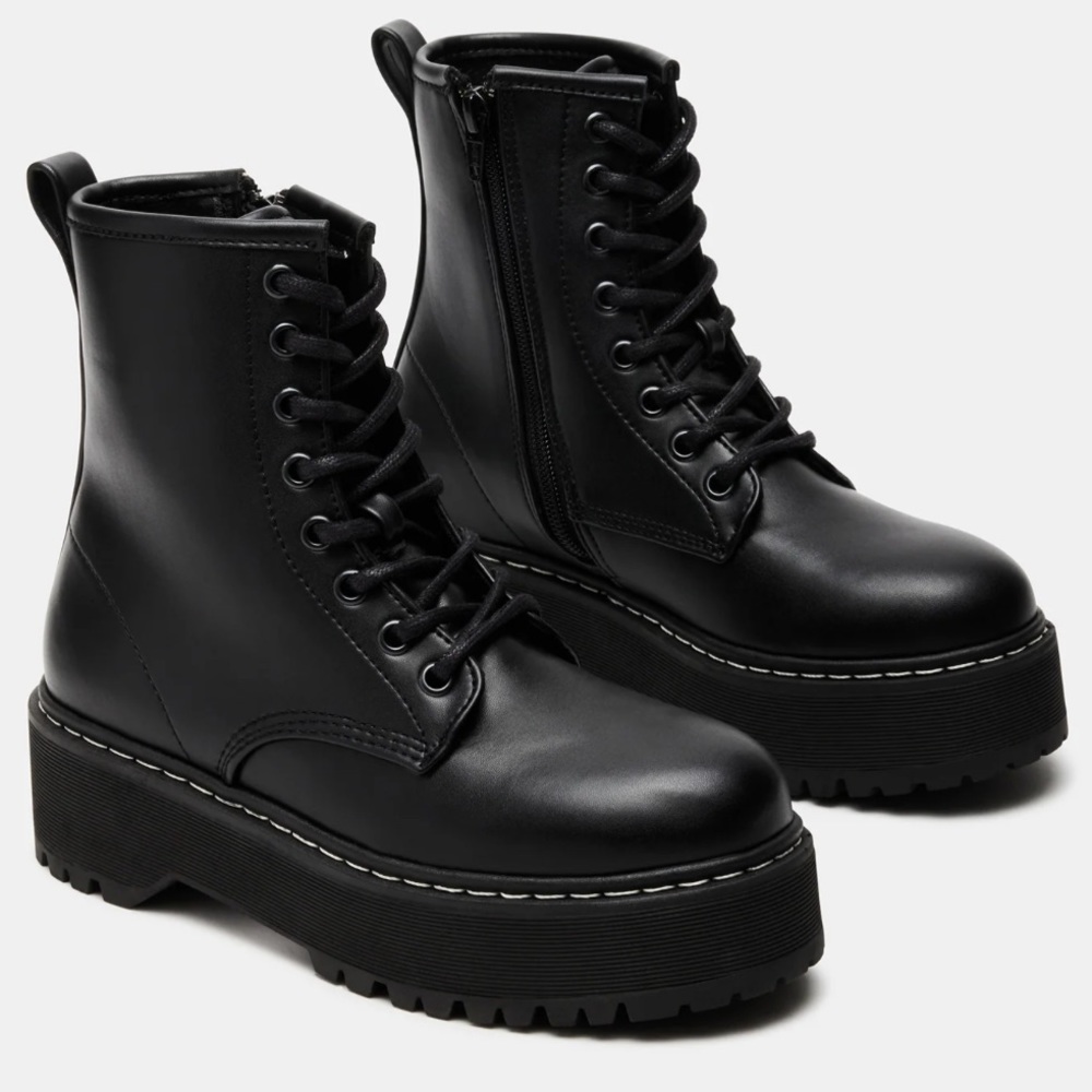 Steve Madden Bettyy Black Boots
